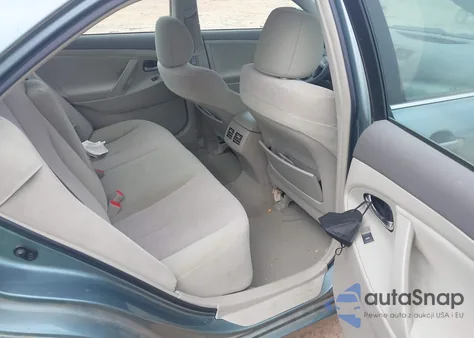 2011 Toyota Camry Hybrid z USA, uszkodzony, nr VIN 4T1BB3EK3BU143661